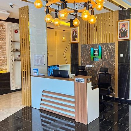 Ferienwohnung Alhamra Horizons Al Ḩamrāʼ Exterior foto