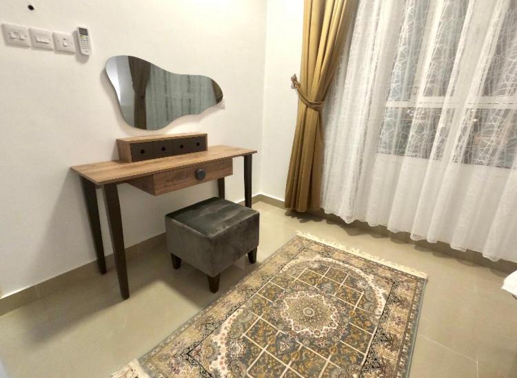 Ferienwohnung Alhamra Horizons Al Ḩamrāʼ Exterior foto