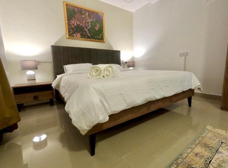 Ferienwohnung Alhamra Horizons Al Ḩamrāʼ Exterior foto