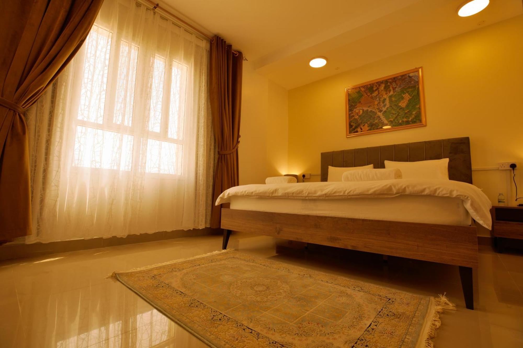 Ferienwohnung Alhamra Horizons Al Ḩamrāʼ Exterior foto