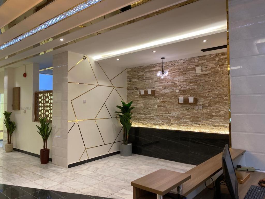 Ferienwohnung Alhamra Horizons Al Ḩamrāʼ Exterior foto